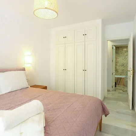 Front Beach - Dona Sofia, Apartment