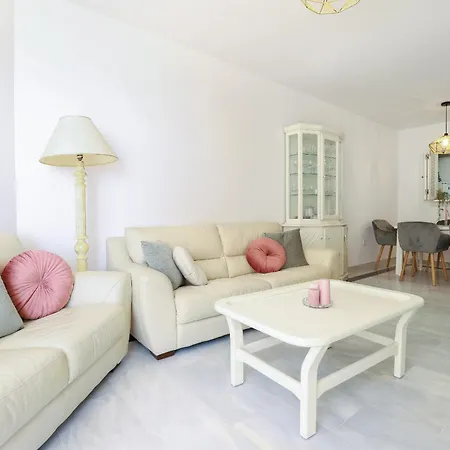 Apartment Front Beach - Dona Sofia,